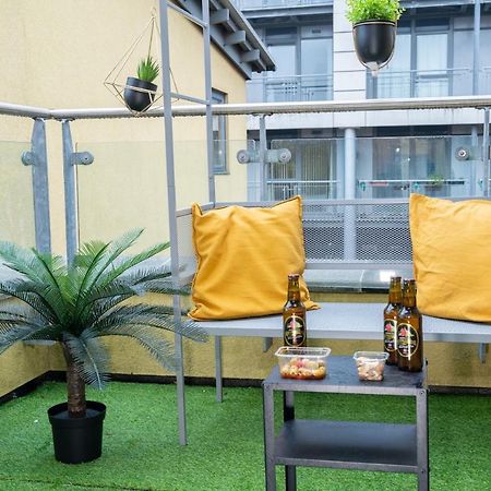 Luxe Place - Netflix & Workspace For 6バーミンガム エクステリア 写真