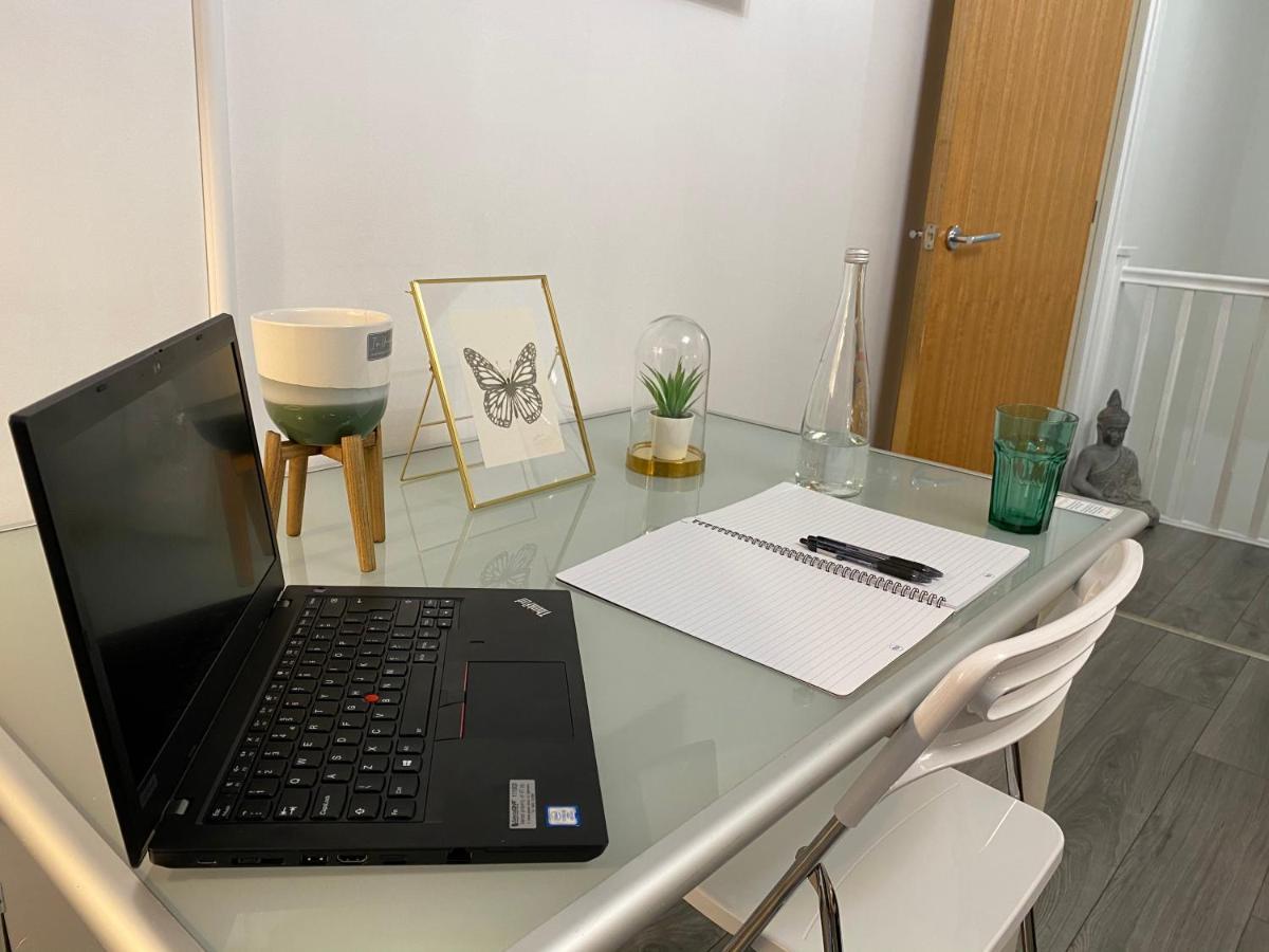 Luxe Place - Netflix & Workspace For 6バーミンガム エクステリア 写真