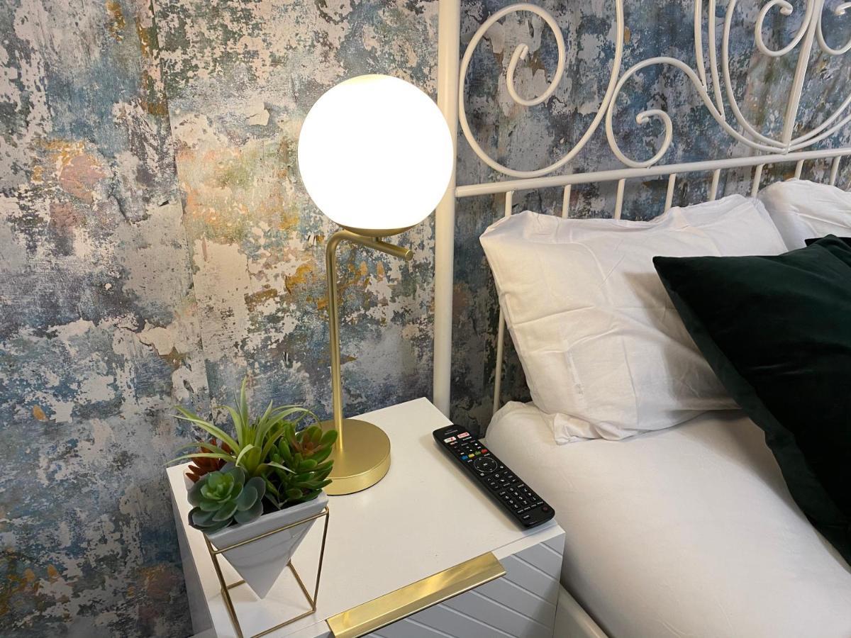Luxe Place - Netflix & Workspace For 6バーミンガム エクステリア 写真
